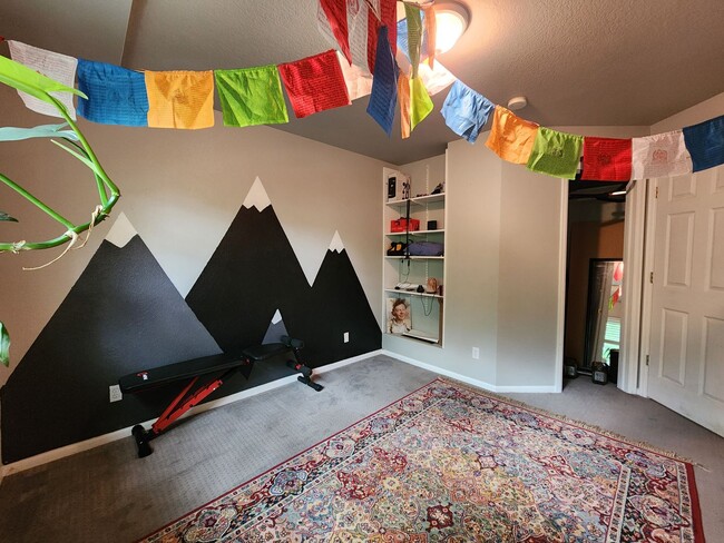 Building Photo - Stunning 3 Bedroom Townhome Tucked Away In...