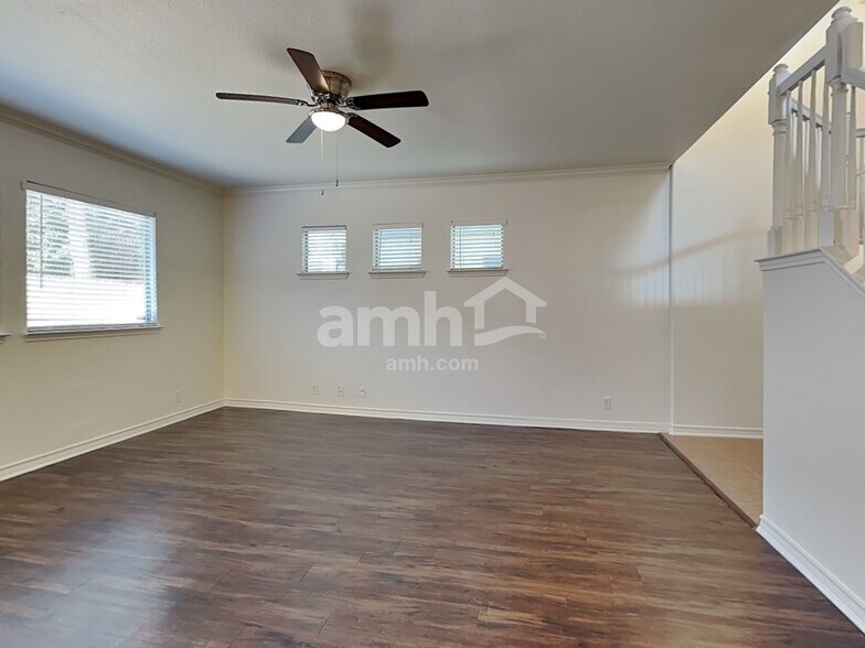 Building Photo - 1223 Cresswell Cove