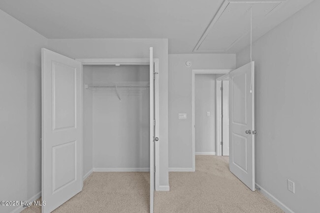 Building Photo - 200 Walton Dr