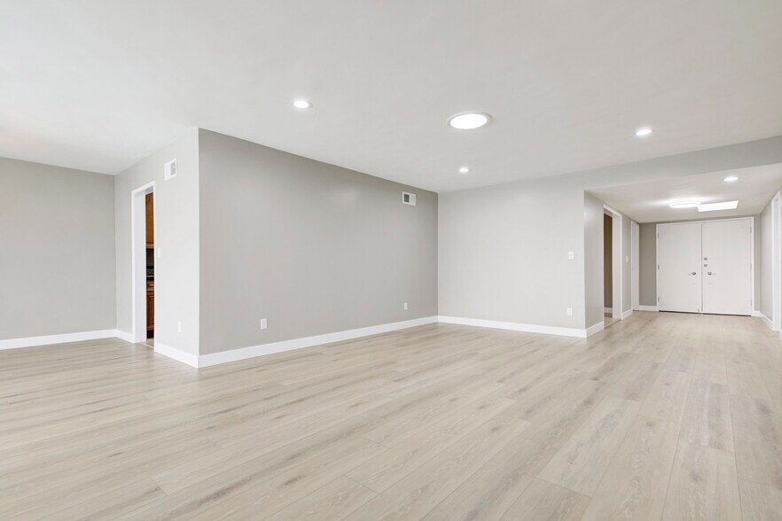 Building Photo - 20625 Lemarsh St