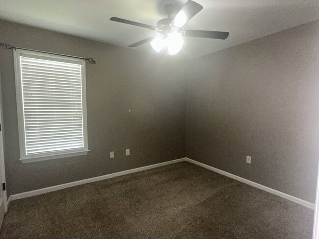 Building Photo - 4024 Glen Laurel Dr N