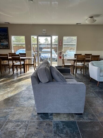 Building Photo - 755 14th Ave