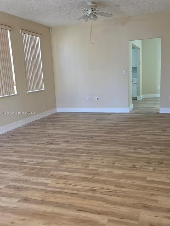 Building Photo - 2924 SW 26th St