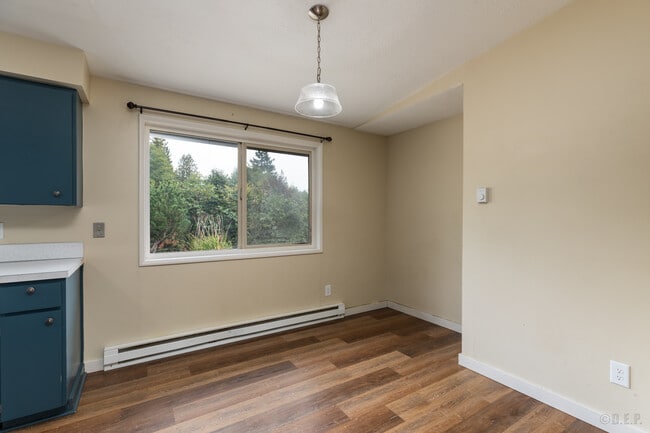 Building Photo - 74693 Hale Ln