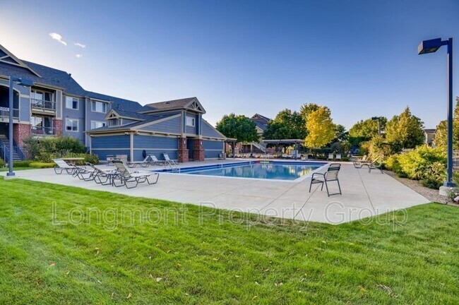 Building Photo - 804 Summer Hawk Dr