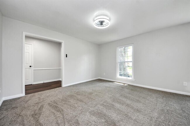 Building Photo - 10602 Raydell Dr