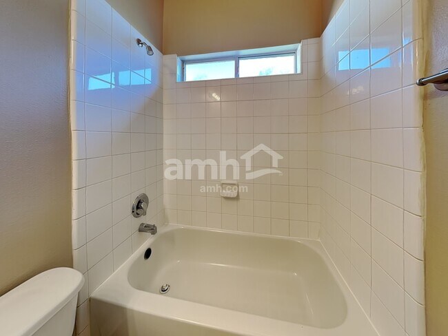 Building Photo - 7819 Niki's Crossing