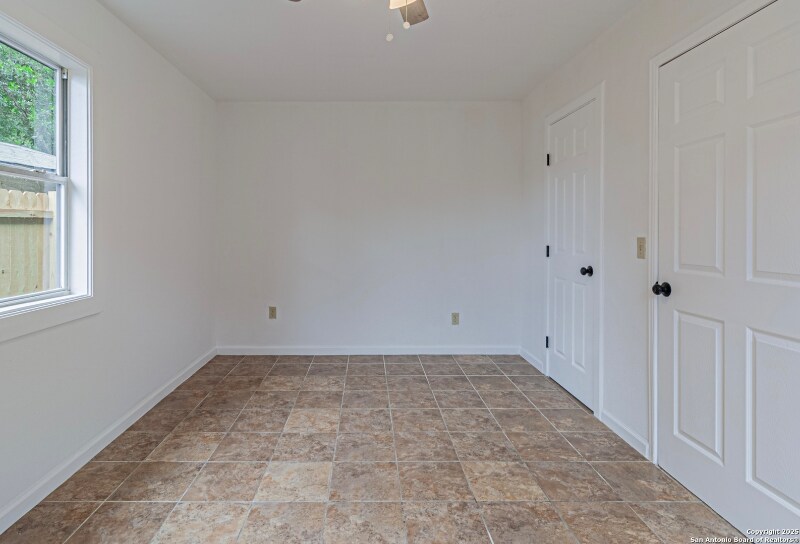 Building Photo - 210 N San Jacinto St