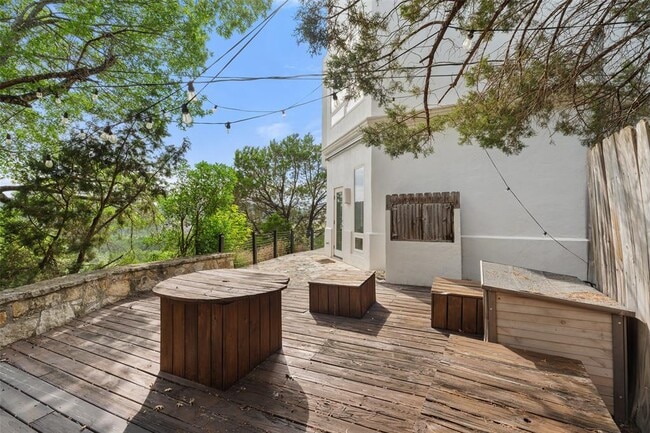 Building Photo - 5312 Scenic View Dr