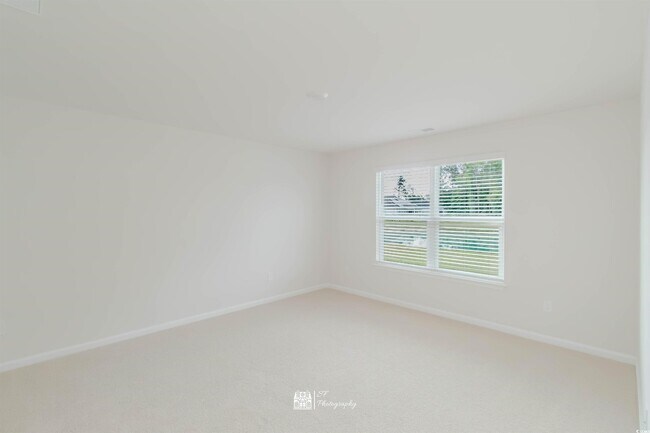 Building Photo - 302 Jeff Waters Cir