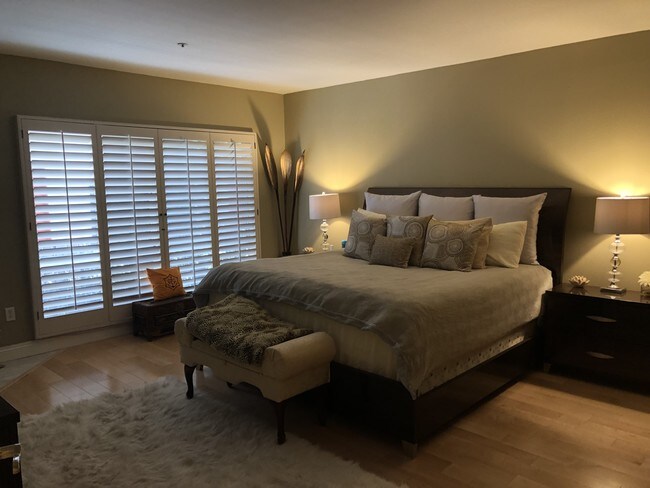 master bedroom - 11855 Goshen Ave