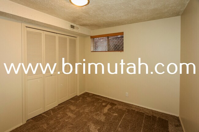 Building Photo - 4717 Naniloa Dr