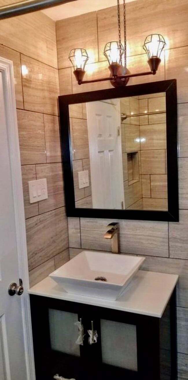 Building Photo - 7935 Leonard St