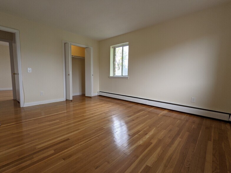 Building Photo - 75 Gardner St