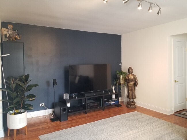 Building Photo - 10537 64th Ave