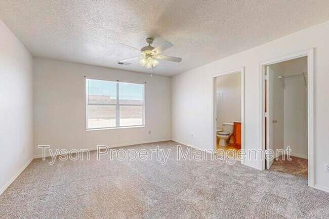 Building Photo - 1817 Sierra Norte Loop NE