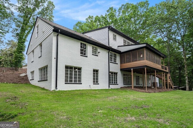 Building Photo - 788 Sherwood Rd N W