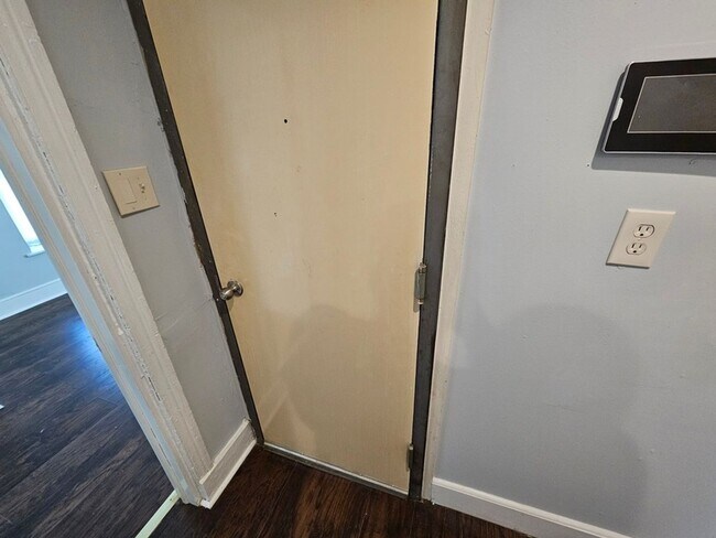 Building Photo - 4729 Leiper St