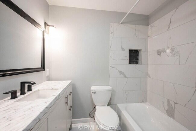 Building Photo - "Charming 3-Bed Home on Dubarry Road – Coz...