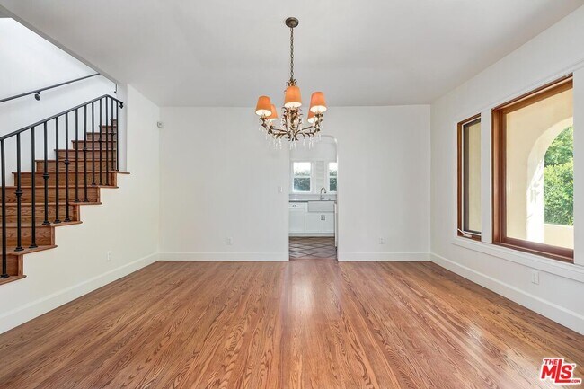 Building Photo - 503 N Vista St