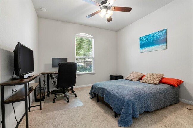 Building Photo - 9925 Milla Cir