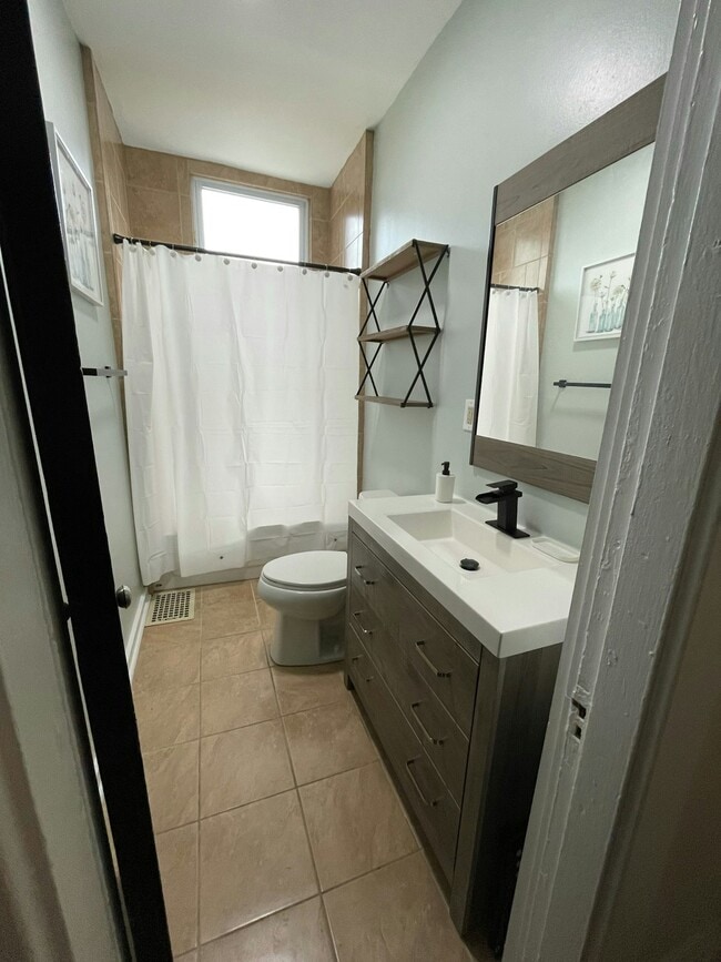 Building Photo - 3729 Maple Park Ave