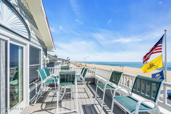 Building Photo - 419 Beach Front