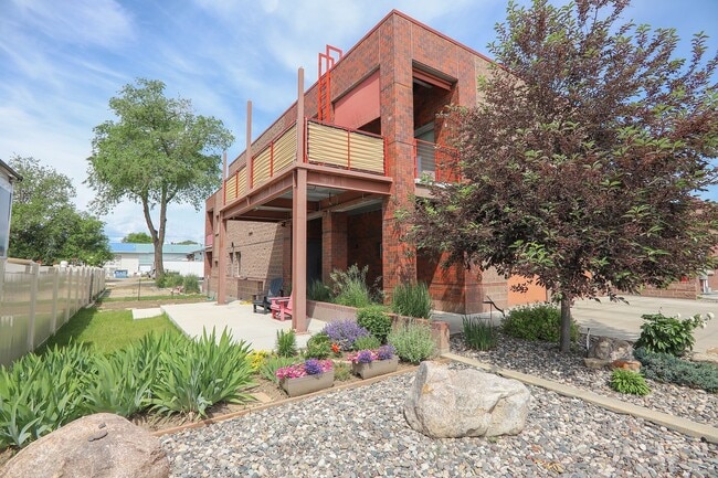 Primary Photo - 2 bedroom, 2 Bath