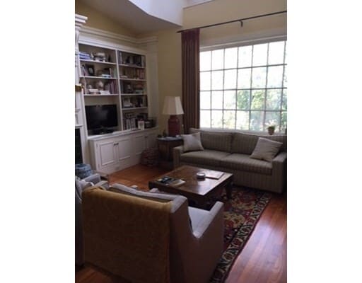 Building Photo - 92 Mount Vernon St