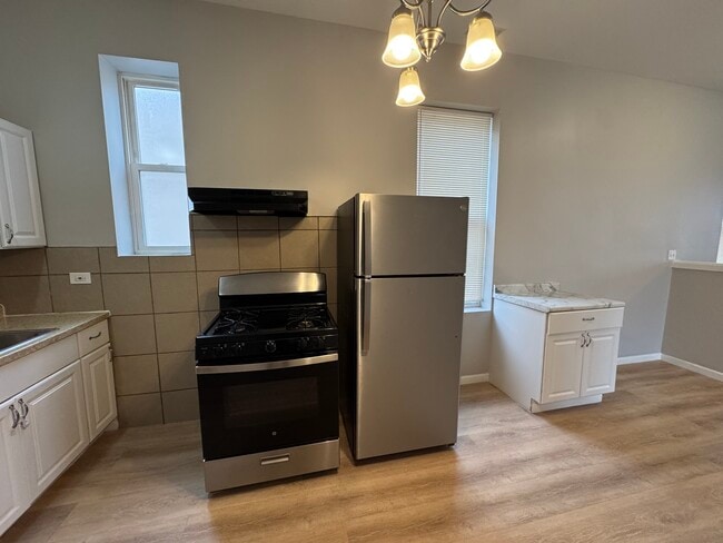 Building Photo - 1826 S Kedzie Ave