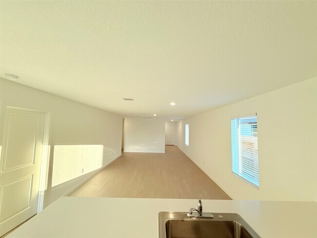 Building Photo - 6831 Flowering Ginger Ln