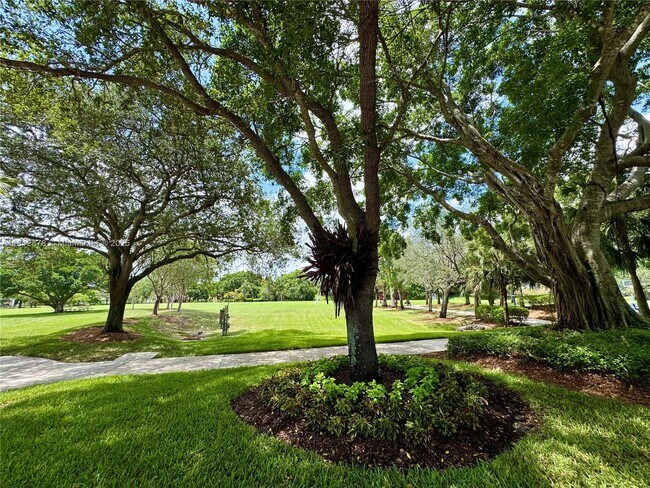 Building Photo - 4481 Dogwood Cir