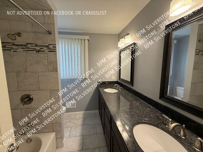 Building Photo - 5283 Rostraver Ct