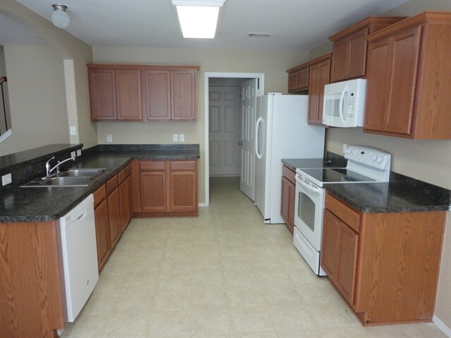 Building Photo - 5512 Parkview Hills Ln
