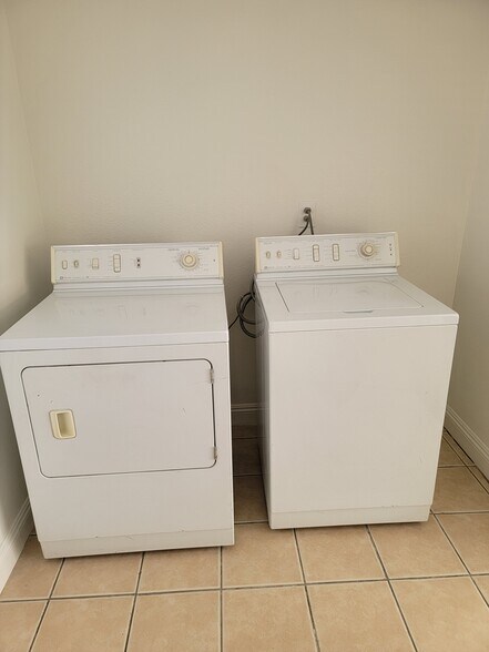 Building Photo - 3831 Bresee Ave