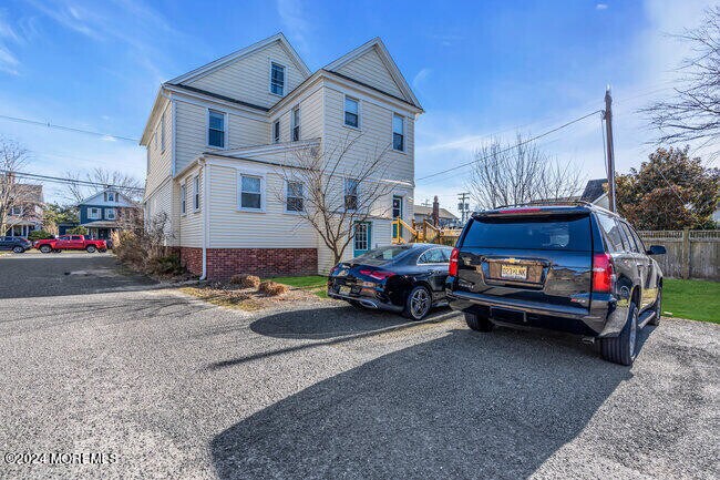 Building Photo - 55 Main St