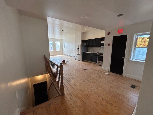 Building Photo - 2823 W Girard Ave