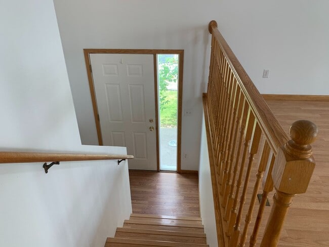 Building Photo - 3 Bedroom Twinhome