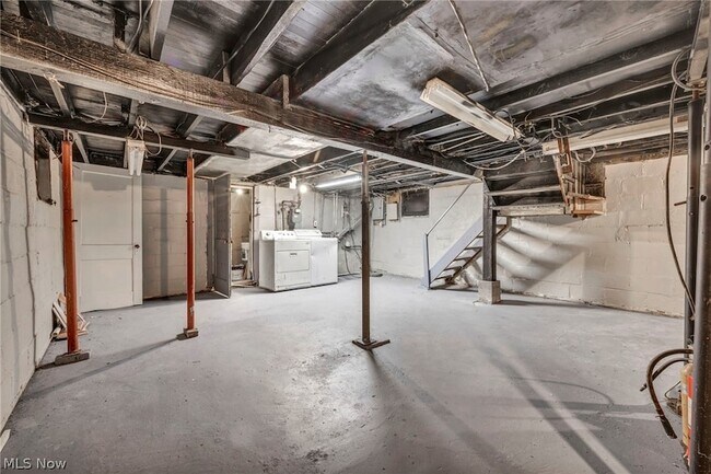 Building Photo - 960 Whittier Ave