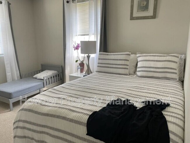 Building Photo - 17 High School Rd