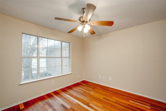 Building Photo - 3807 Eagles Nest St