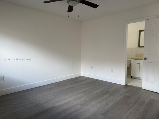 Building Photo - 3021 W 76th St