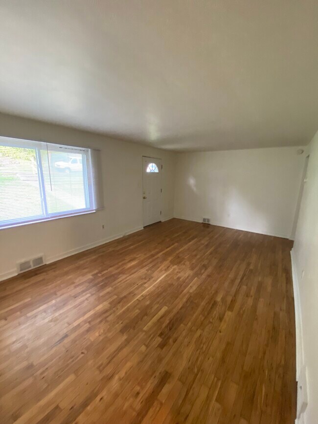 Building Photo - 731 Darlington St