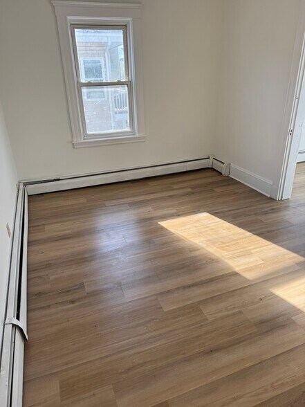 Building Photo - 141 Hillsdale Rd