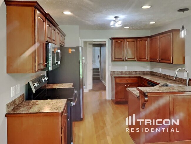 Building Photo - 419 Fieldstone Dr