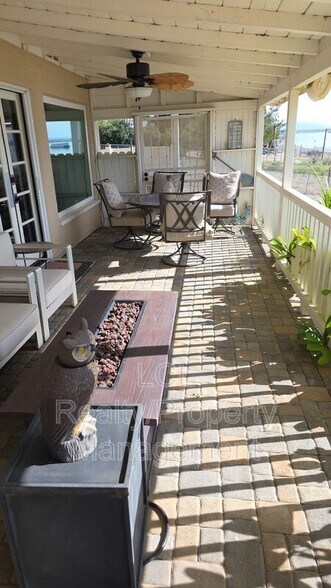 Building Photo - 17977 Lakeshore Dr