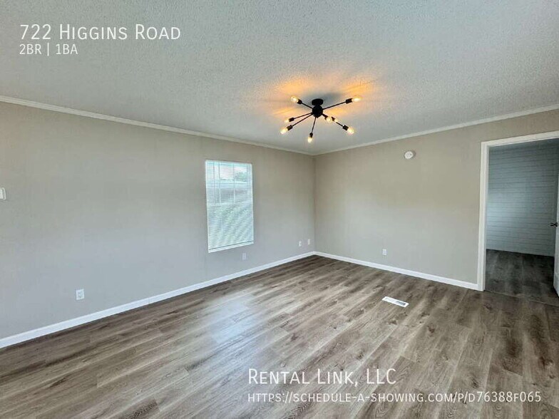 Building Photo - 722 Higgins Rd
