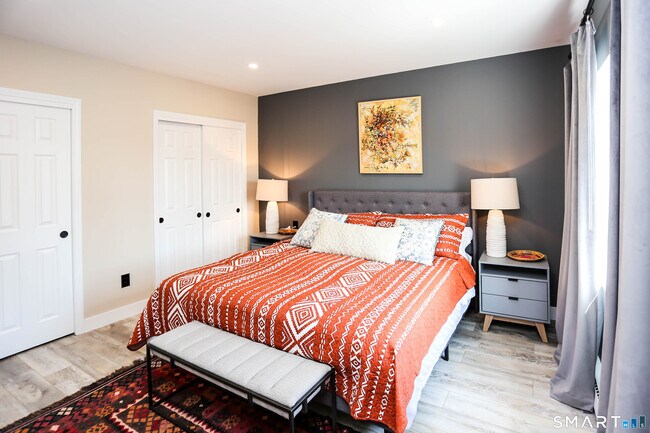 Building Photo - 36 Turn of River Rd