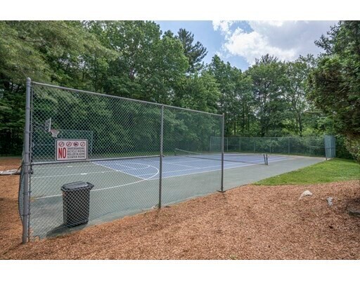 Building Photo - 750 Brookside Dr