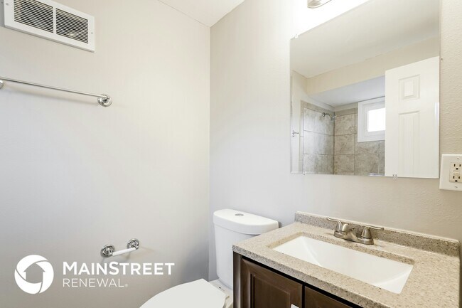 Building Photo - 6910 Woodhurst Dr